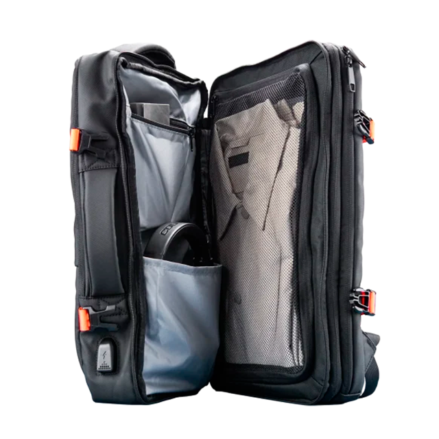 Mochila COUGAR Vanguard para Laptop de hasta 17.3", 25–30 L Expandible, Resistente al Agua, Ergonómica, Puerto USB-A, Negro – 3MVANNXB.0001